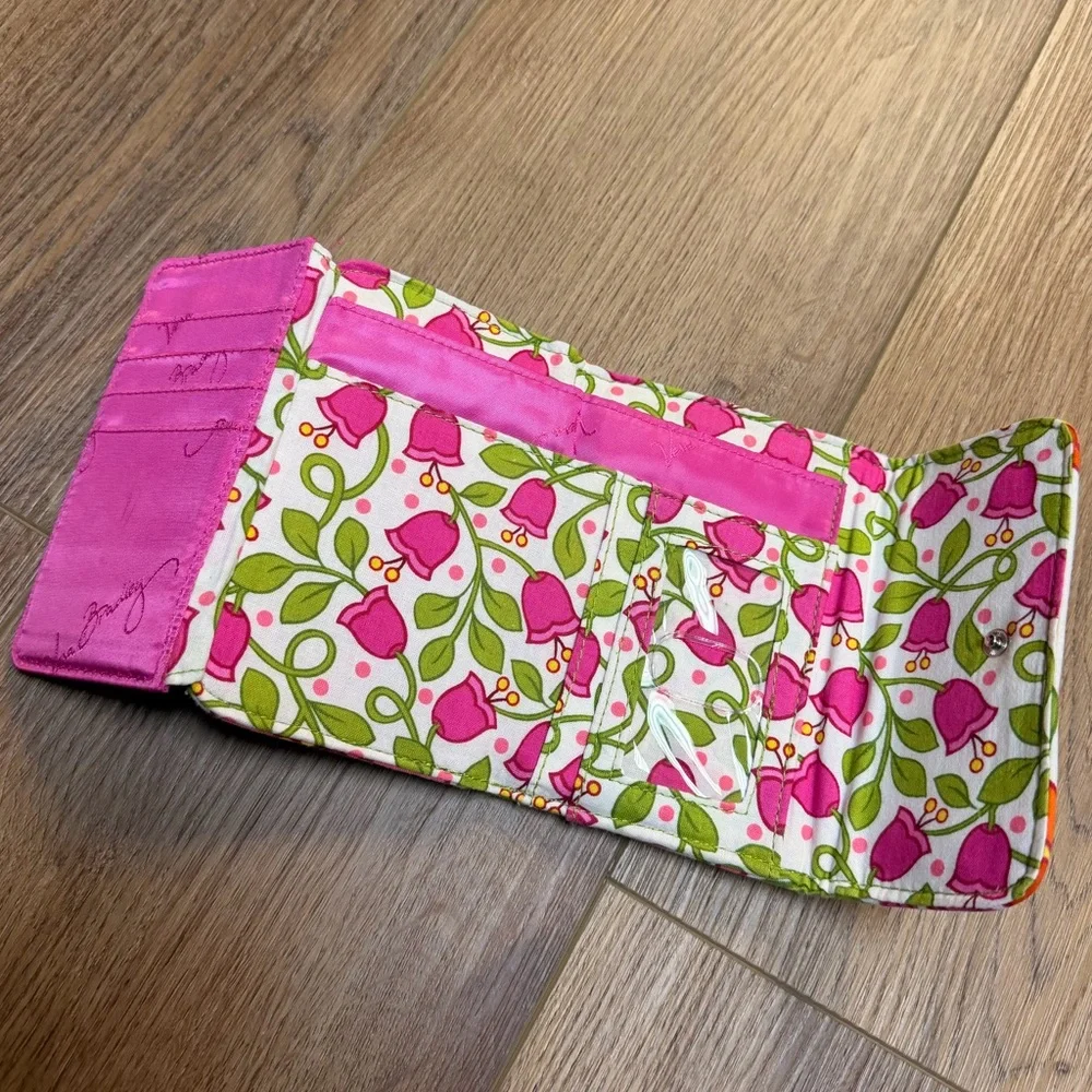 Vera Bradley Lilli Bell Euro Wallet Trifold Clutch Retired Pink Floral Quilted - Picture 3 of 10